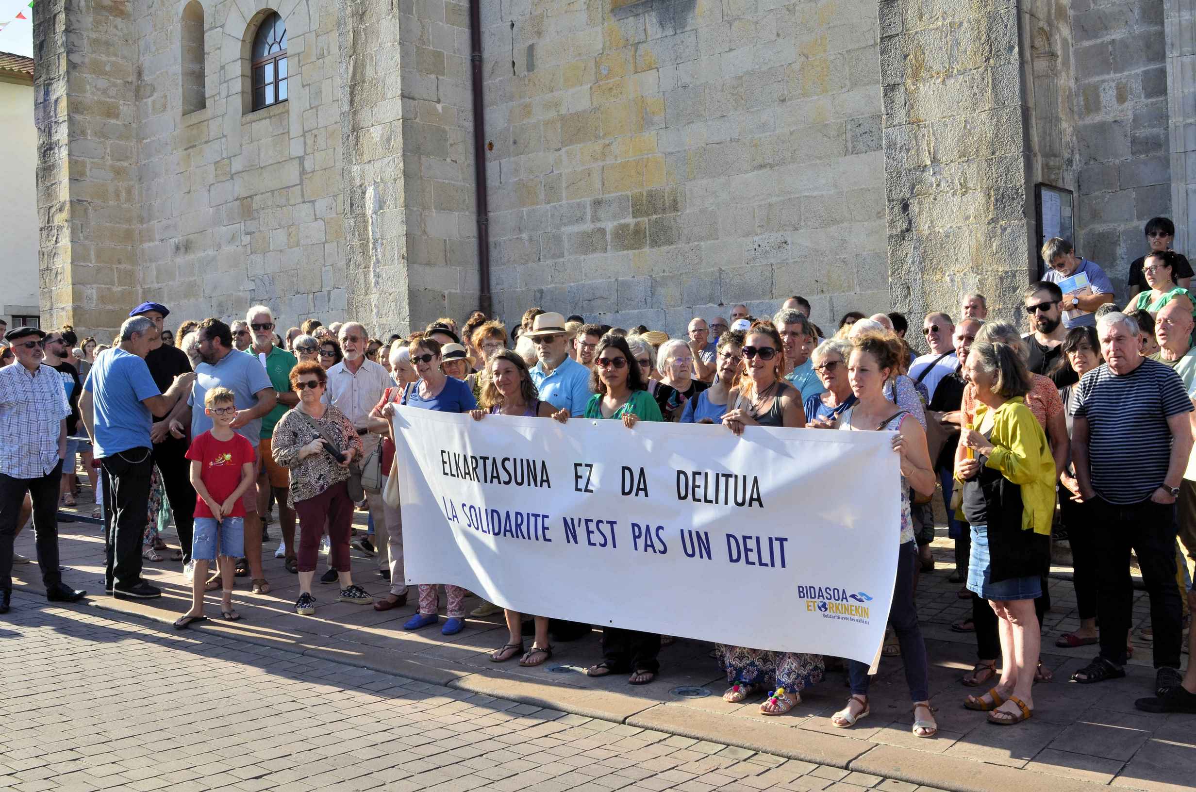 <br />
<b>Notice</b>:  Undefined variable: titre in <b>/var/www/vhosts/bidasoa-etorkinekin.org/httpdocs/views/urrugne.view.php</b> on line <b>28</b><br />
